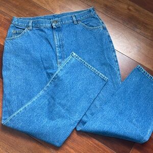 L.L. Bean Women’s Double L Jeans Medium Wash Straight Leg Mid Rise Size 20